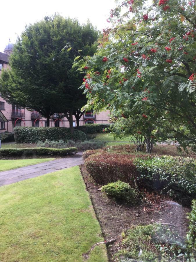 2 Bed City Apartment With Parking Glasgow Exterior foto